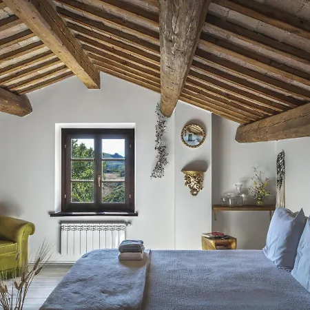 Willa Traditional In With Swimming Pool Montefelcino